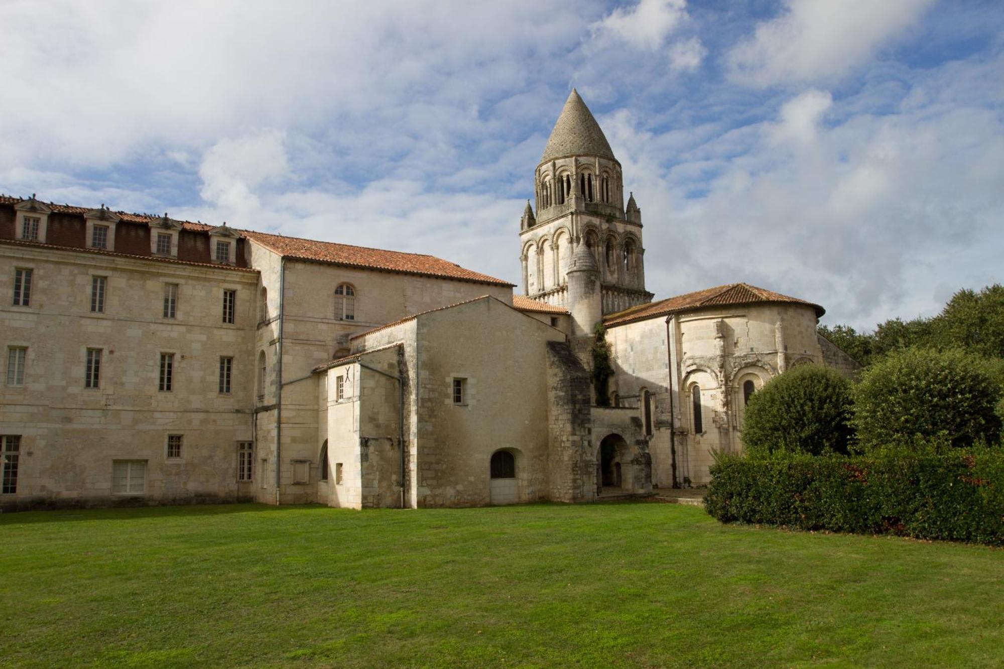 Les Chambres De L'Abbaye Сент Екстериор снимка