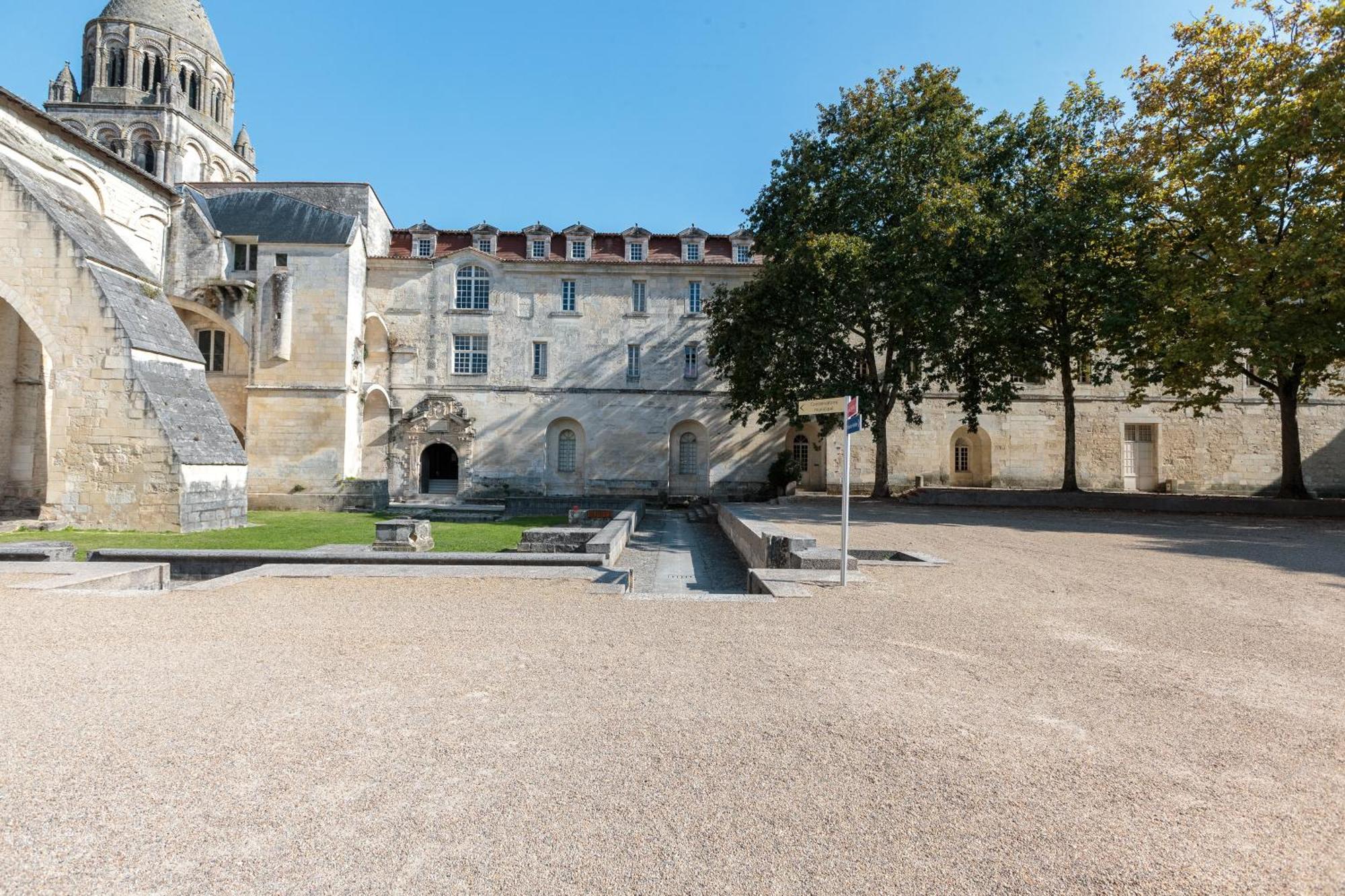 Les Chambres De L'Abbaye Сент Екстериор снимка